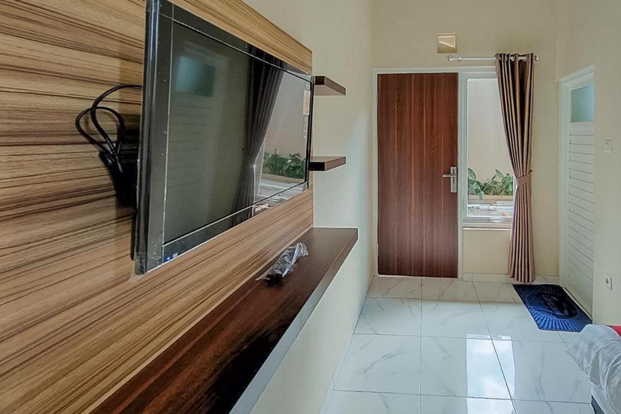 Reddoorz Near Bns Batu Hotel Tlekung Bagian luar foto