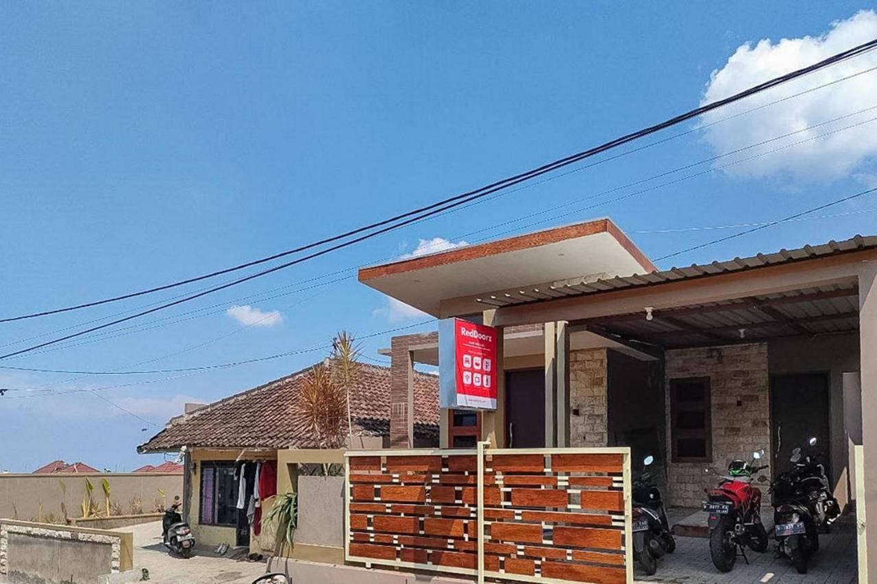 Reddoorz Near Bns Batu Hotel Tlekung Bagian luar foto
